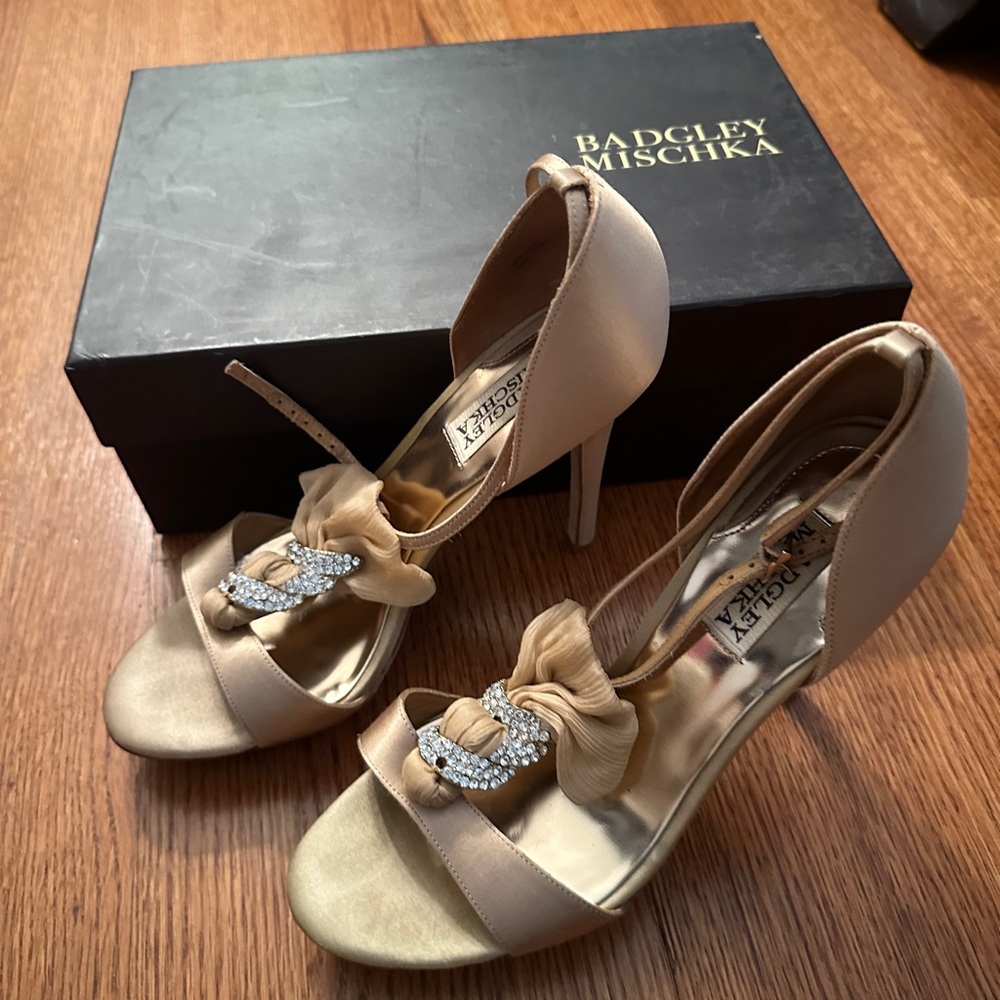 Badgley Mischka Gold Women's Heels